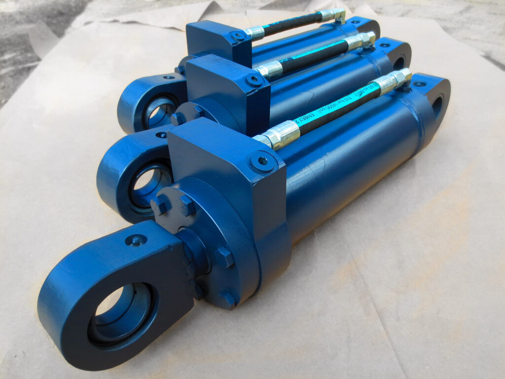 Hydraulic cylinders for heavy equipment 