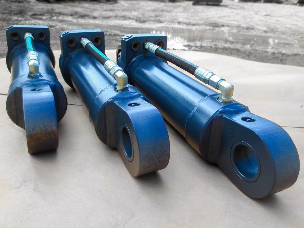 Hydraulic cylinders for heavy equipment 